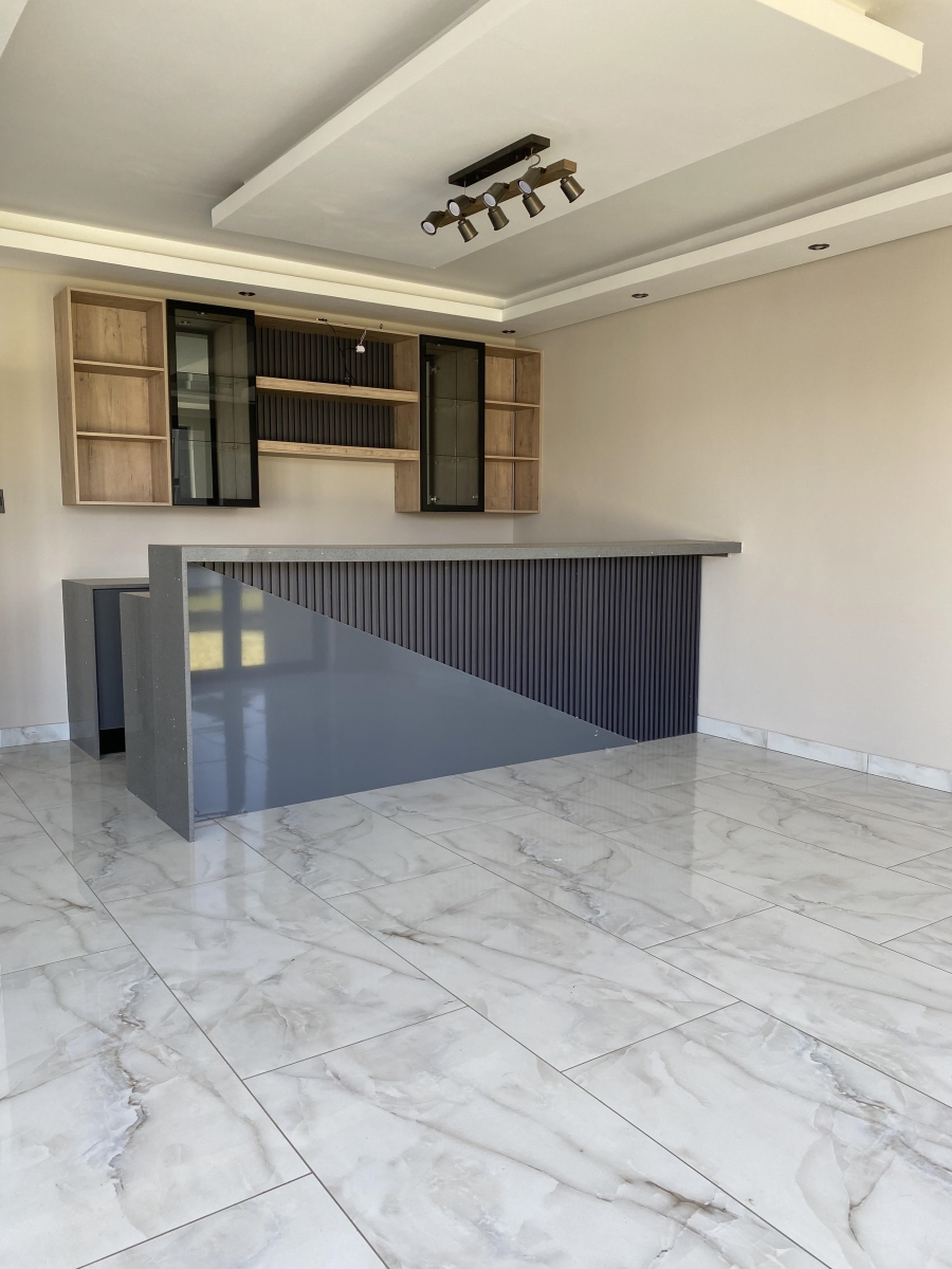 5 Bedroom Property for Sale in The Islands Estates North West